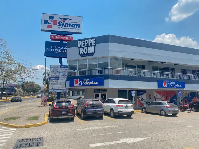 Pepperoni • Plaza Moderna