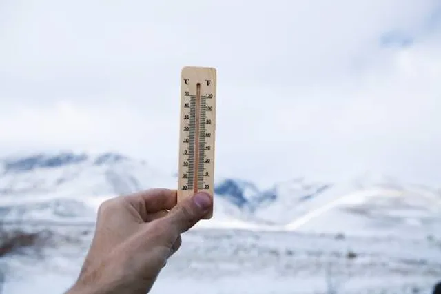 The Keweenaw Snow Thermometer