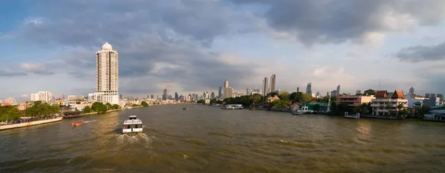 Chao Phraya Sky Park