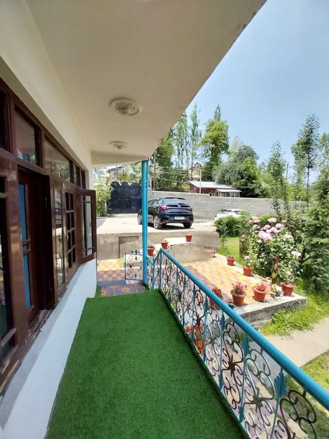 Elizabeth paying guest house