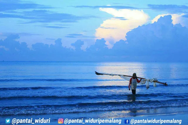 OBYEK WISATA PANTAI WIDURI