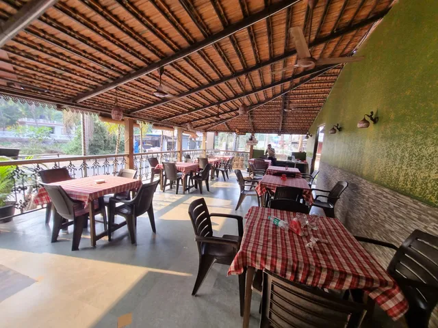 Starlight Restaurant & Bar