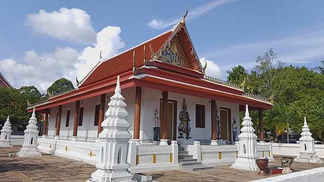 Wat Phatthanaram (Wat Luang Pho Phat)