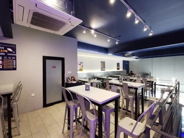 Recharge Fried Chicken & Beer Cafe(Miri Times Square)