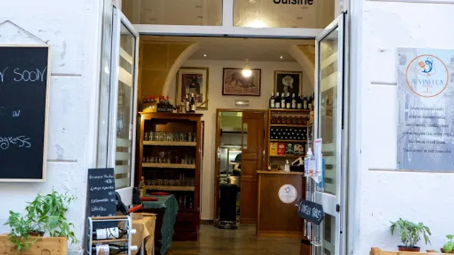 A VINELLA street food