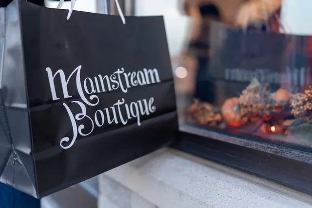 Mainstream Boutique - Woodbury