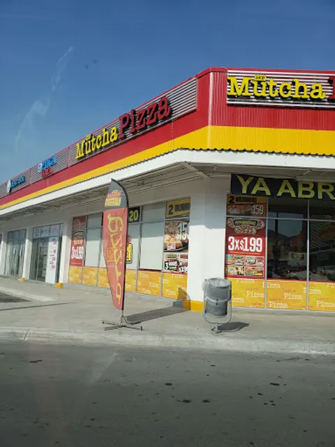 Mutcha Pizza Raul Salinas