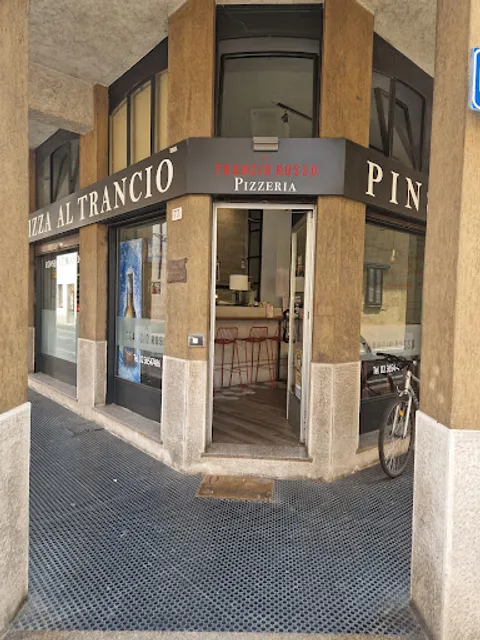 Il Trancio Rosso Pizzeria Pinseria