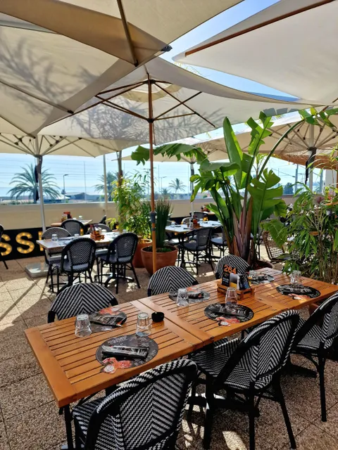 Bistro & Co. RoofTop Bar