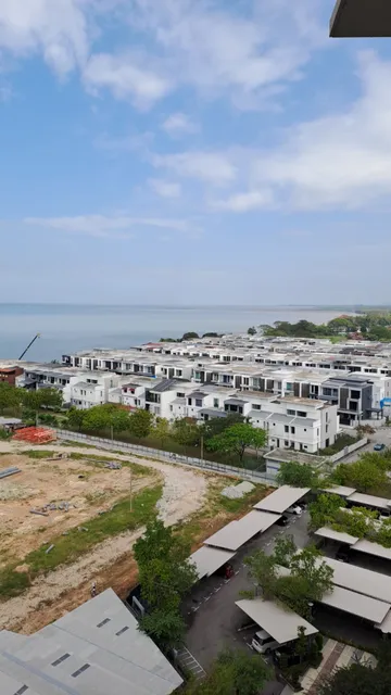 Quayside Condominium