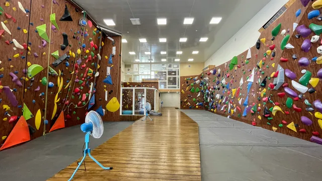Passion climbing 爬森攀岩館