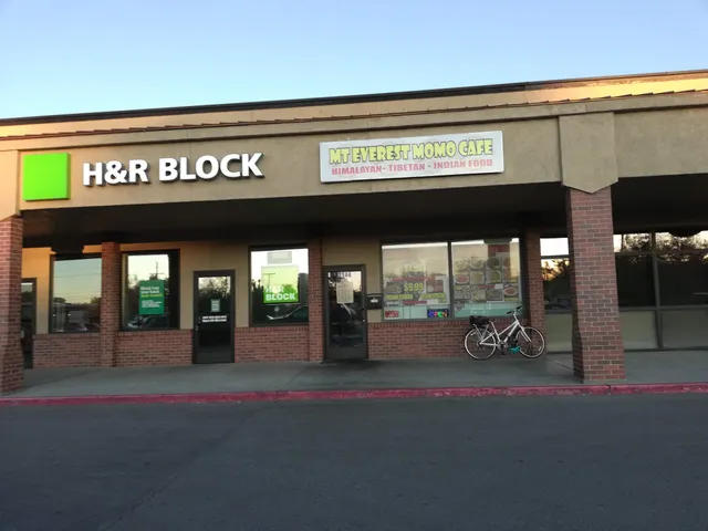 Mt Everest Momo Cafe