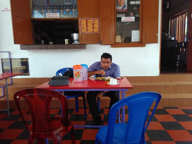 Mom Made Restaurant & Juice Parlour