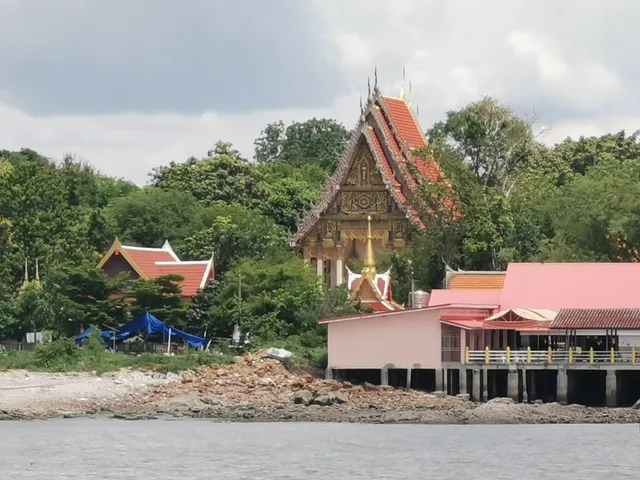Wat Komut Rattanaram