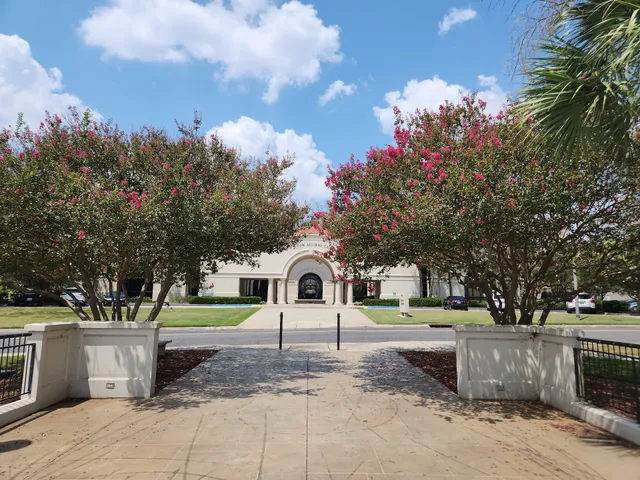 Lod Cook Alumni Center