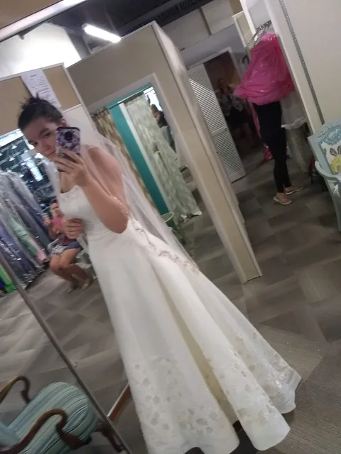 Suzanne's Fashion and Bridal