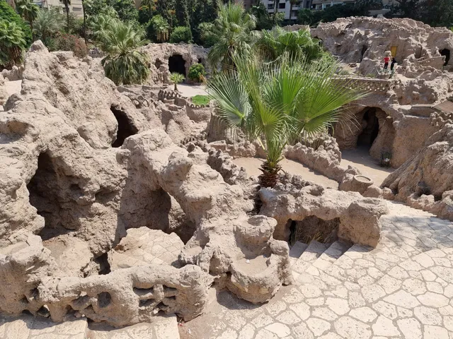 Aquarium Grotto Garden