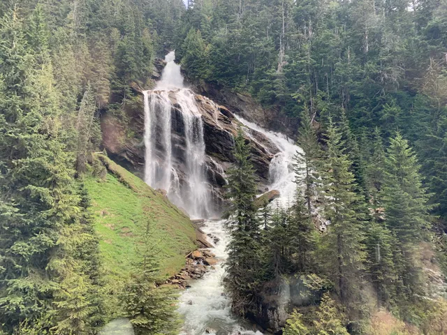 Pyramid Creek Falls Provincial Park