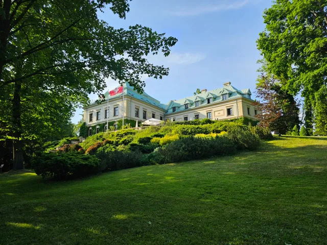 Pałac Odrowążów w Chlewiskach