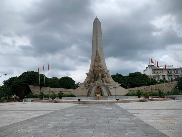 Đồng Xoài Victory Monument