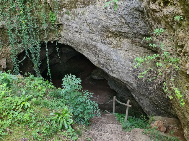 Grotta Tavaran Grando