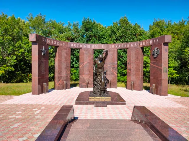 Monument countrymen who died in local wars