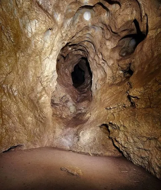 Coiba Mare Cave
