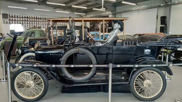 Muzeum Motoryzacji Jaro Retro Auto Classic Garage