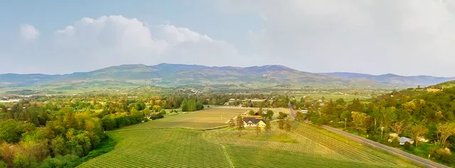 Stoneriver Vineyards