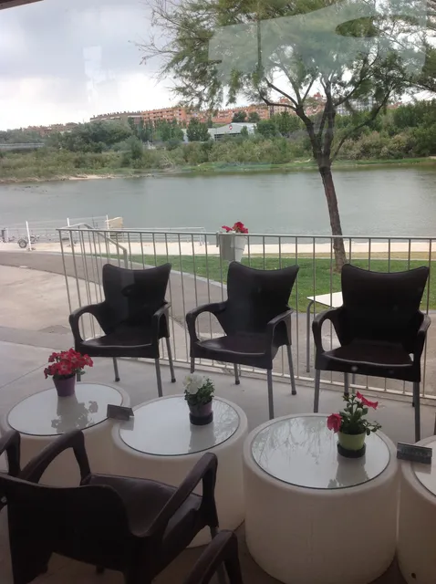 Luna Nueva Food & Music