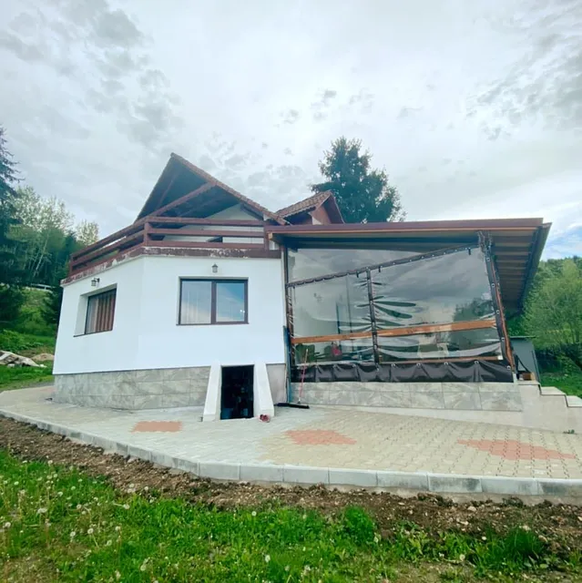 Cabana Iris Colibita