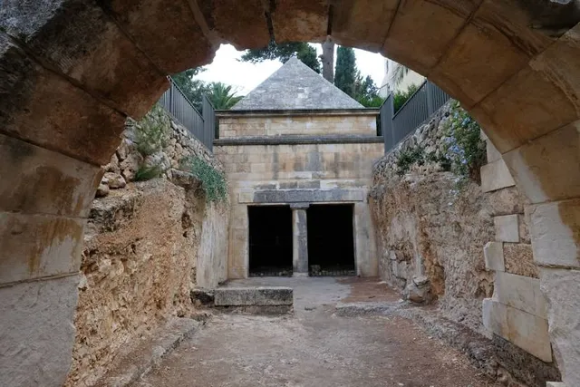 Jason's Tomb
