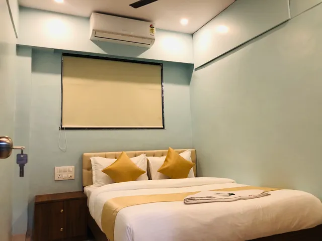 Everest stays rooms and dormitory