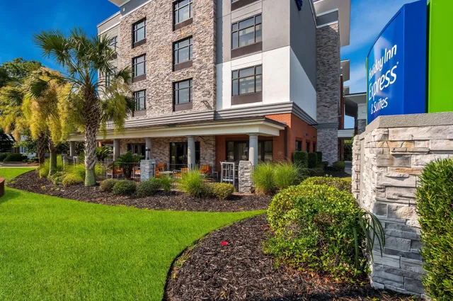 Holiday Inn Express & Suites Lexington by IHG