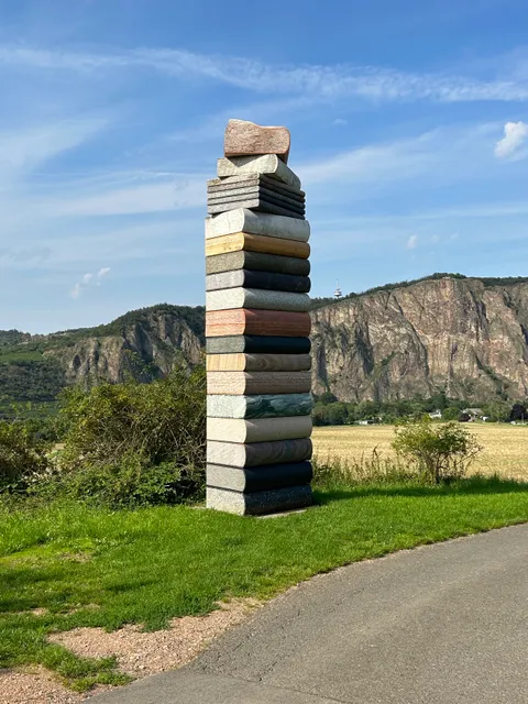 Steinskulpturen Park