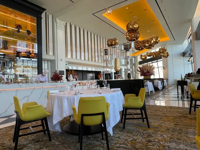 STAY Modern Restaurant by Yannick Alleno