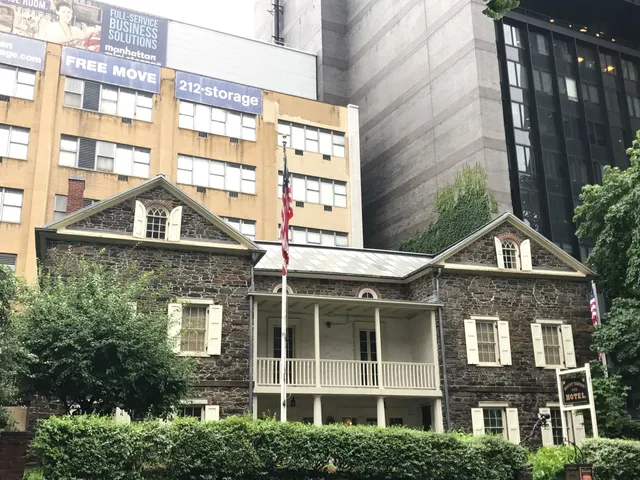 Mount Vernon Hotel Museum & Garden