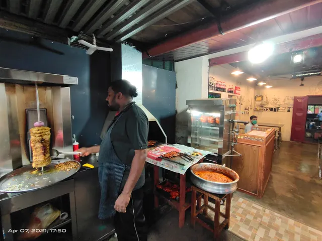 Podiyante Chayakada പൊടിയന്റെ ചായകട