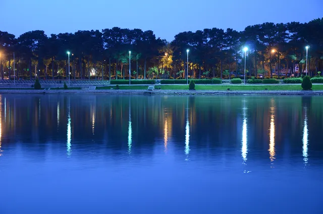 Ayineh Khaneh Blvd Park