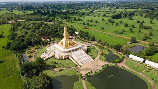 Chedi Maha Mongkol Bua