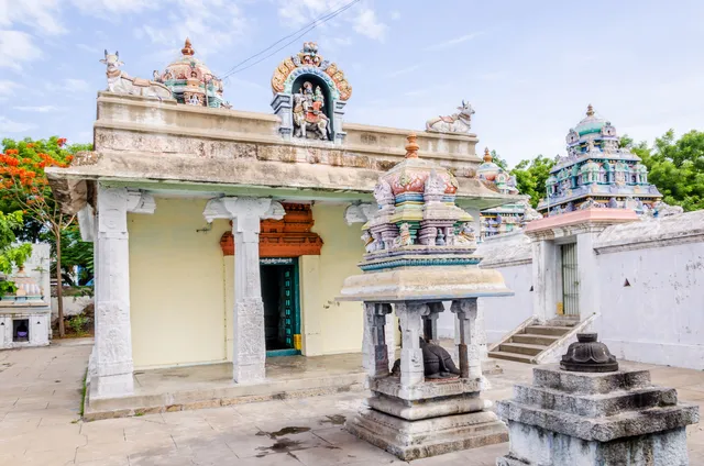 Om Ona Kantheenadhar Temple