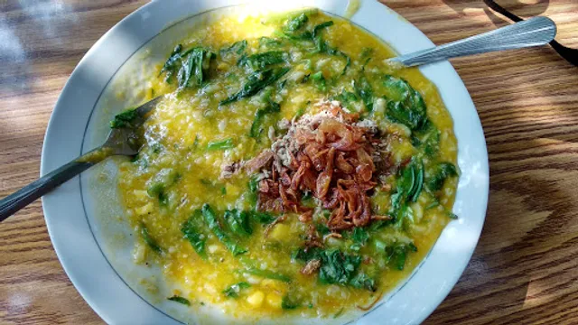 Kedai MaEv Bubur Manado Pisang Goreng TMII