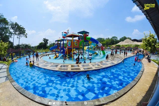 Central Park Zoo & Resort