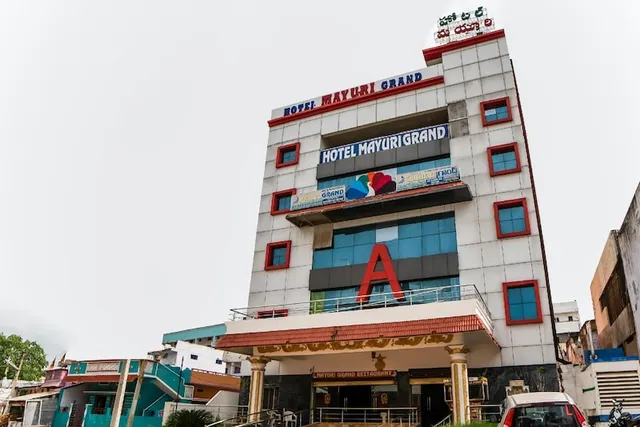 Hotel Mayuri Grand