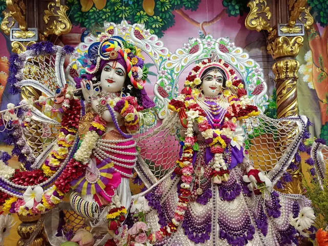 Shri Shri Radhagiridhari Mandir