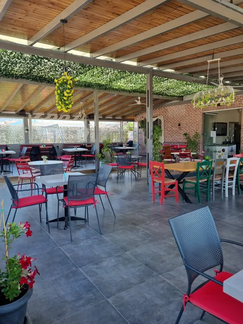 Rose Cafe Bar Pizzaria