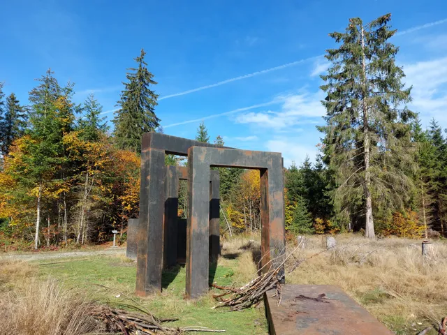 Skulptur "Kein leichtes Spiel" von Ansgar Nierhoff