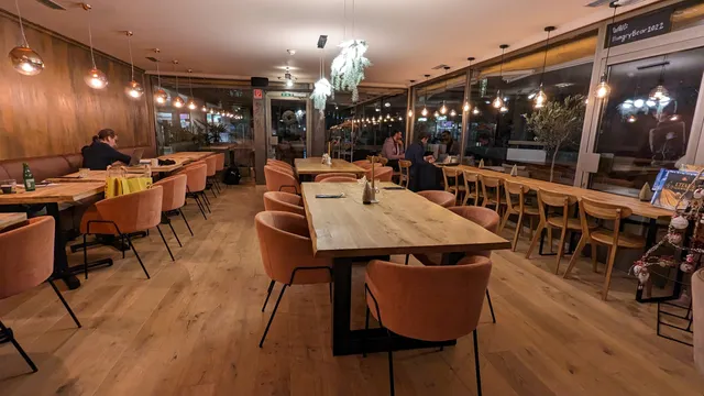 Hungry Bear | Kitchen + Coffee