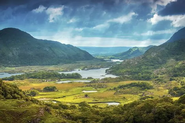 Ladies' View Gift Store Cafe Bar & Roof Terrace