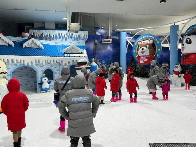 Snowbuddy Winterland Chiang Mai Zoo